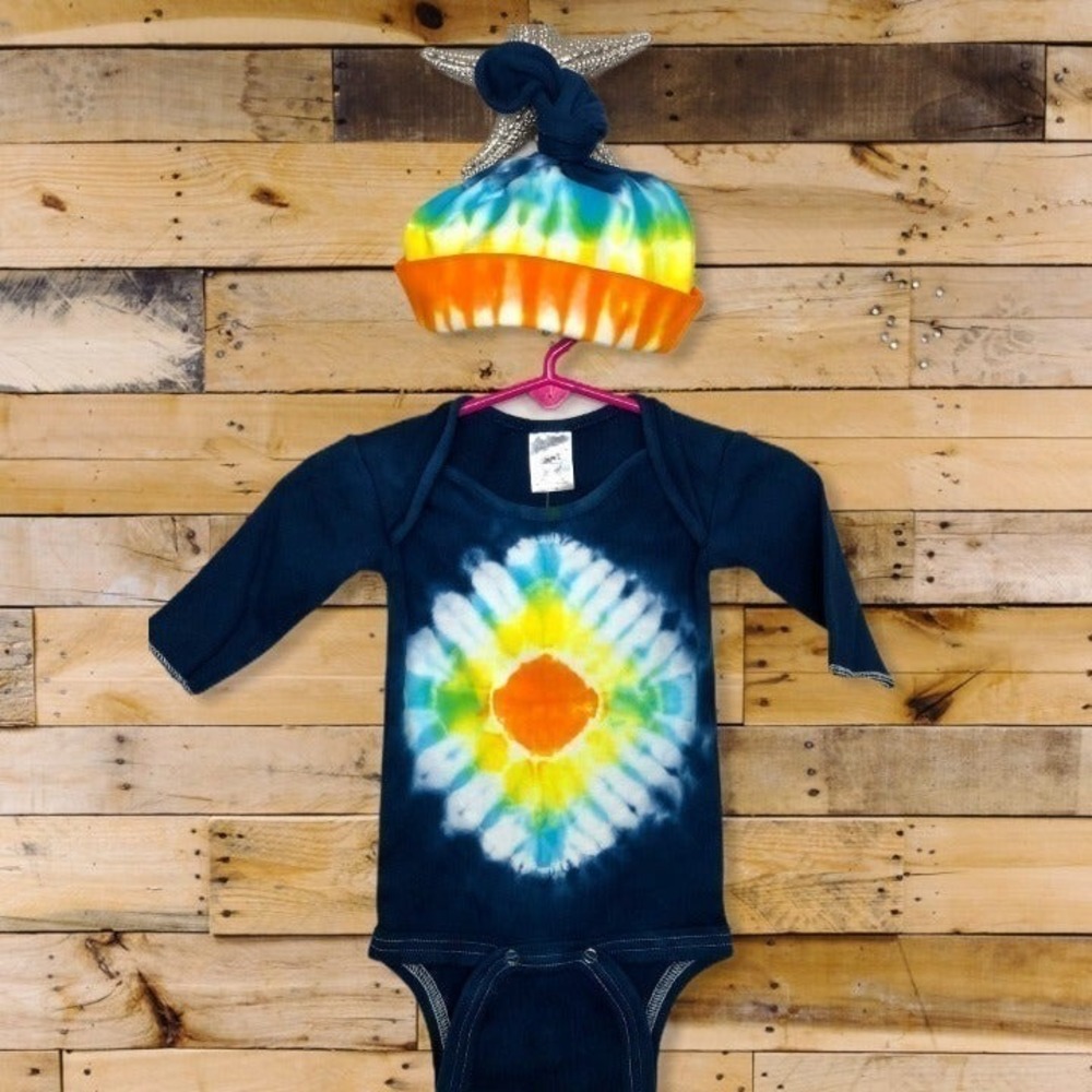 NWT 6 Month Tie Dye By‎ Tiny Bundles Bodysuit w Hat